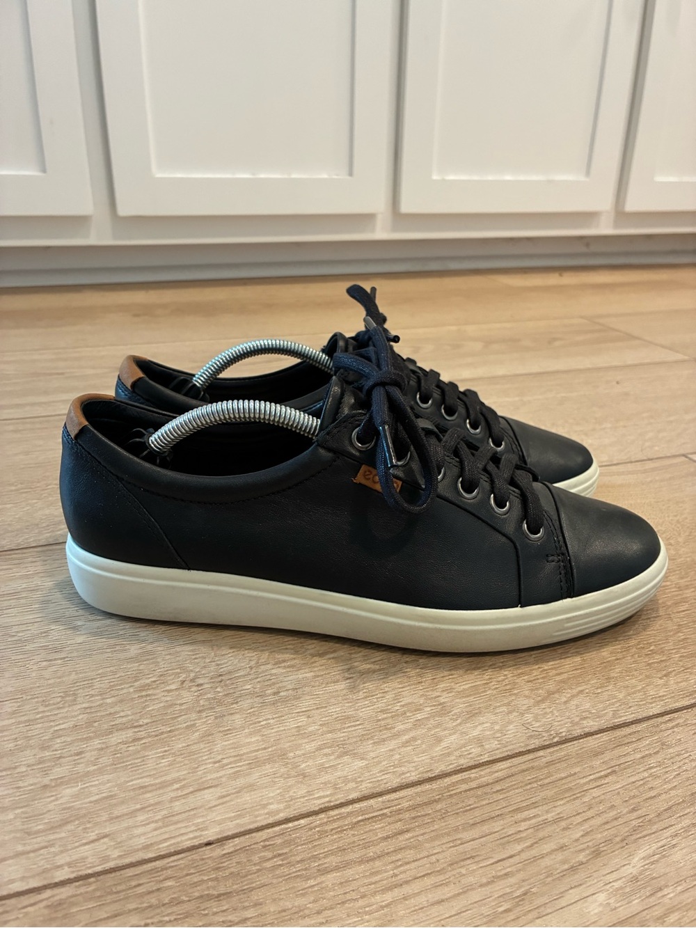 Ecco Women’s Soft 7 Lace Up Sneakers Black Leather Size 39/8-8.5